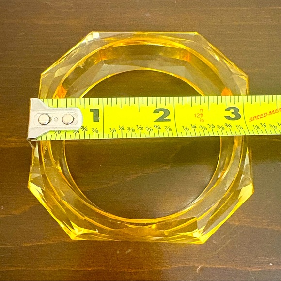 Vintage Faceted Lucite Bangle Bracelet - Picture 9 of 12
